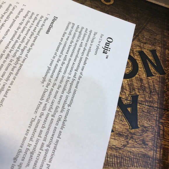 Ouija Board Game by TCG English and French With Planchette And Instructions - Picture 10 of 13